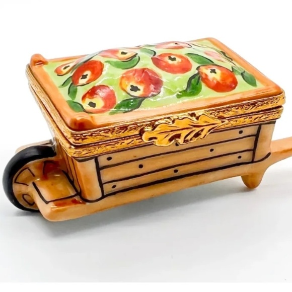 Limoges France Hand Painted Apple Cart Wheelbarrow Trinket Box, Vintage Artoria - Picture 3 of 16